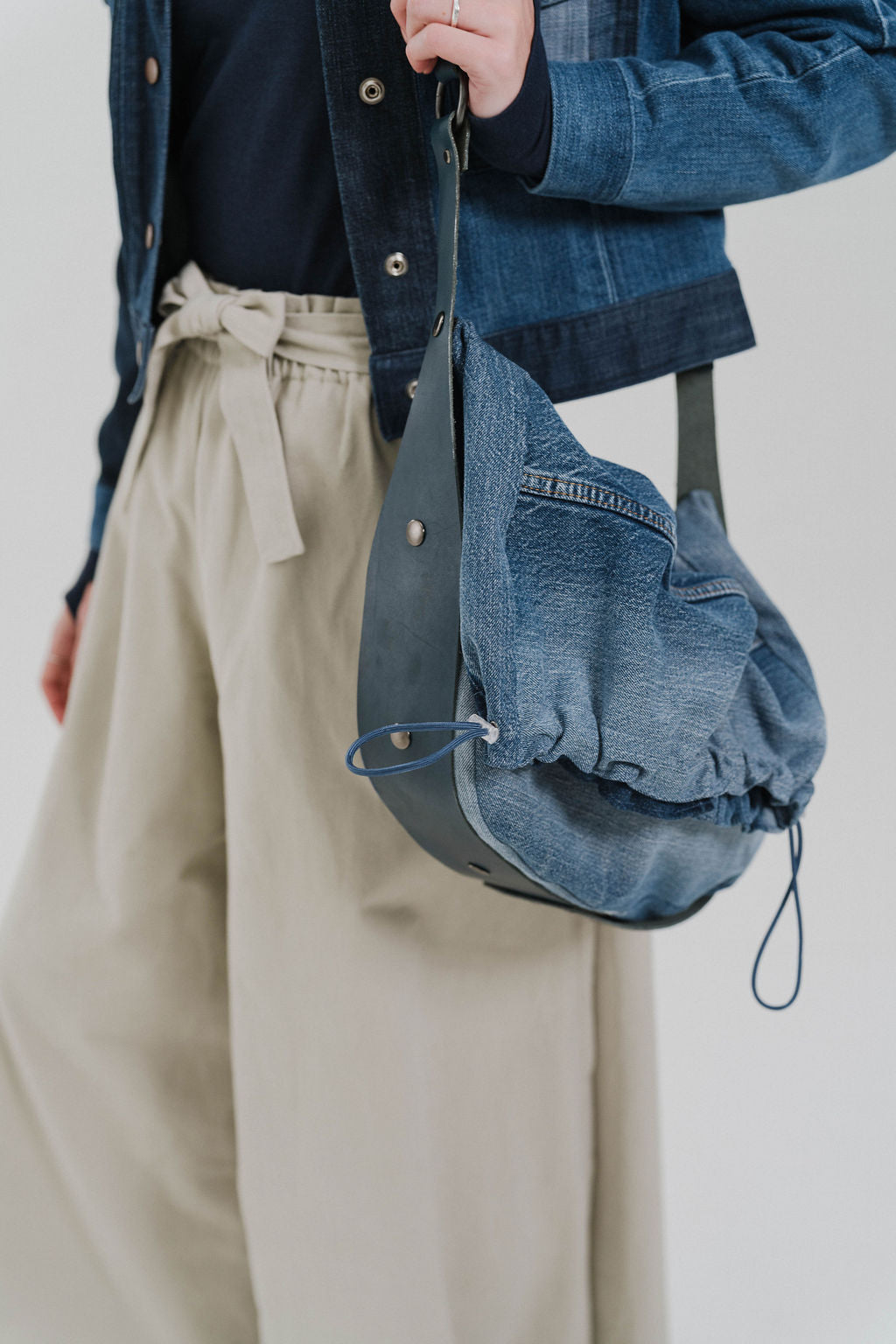 Denim Rewind Carryall City Sling 001